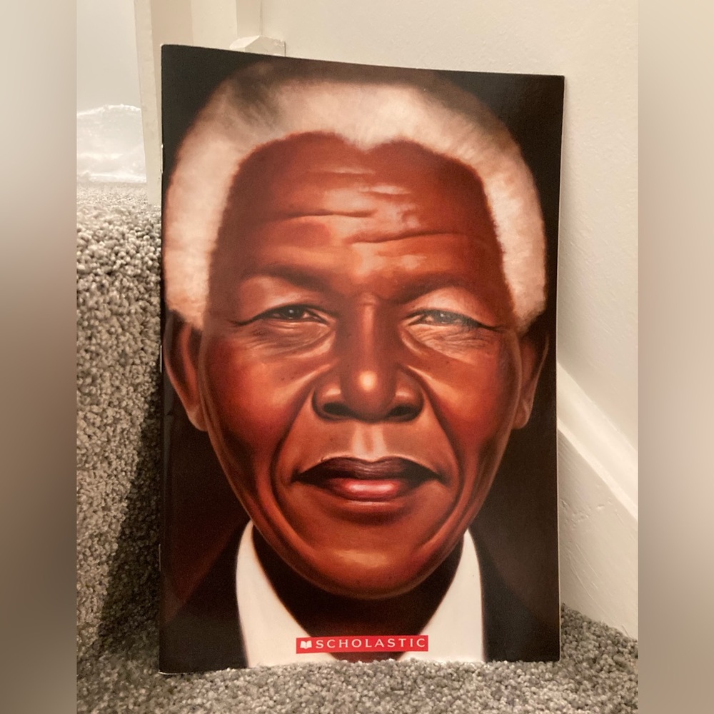 ✨10/$12✨Nelson Mandela